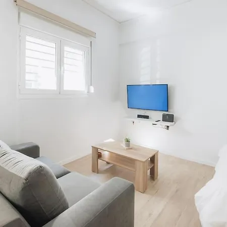 Modern Ground Floor Getaway Apartment Athens