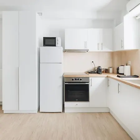 Modern Ground Floor Getaway Apartment Athens