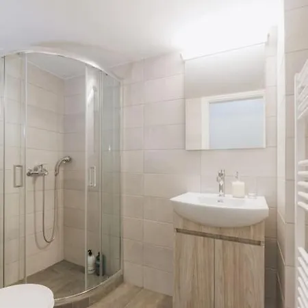 Modern Ground Floor Getaway * Athens