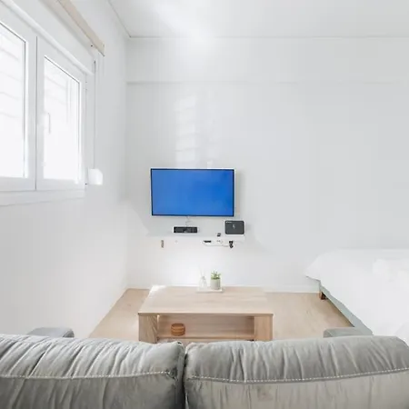 Modern Ground Floor Getaway * Athens
