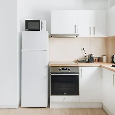 Modern Ground Floor Getaway Apartment